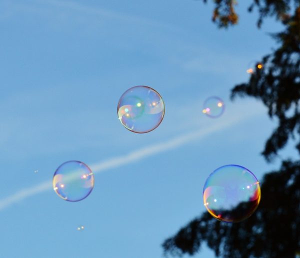Bulles de savon dans le ciel