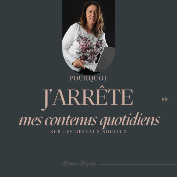 Image de couverture montrant Nathalie devant son ordinateur et souriant aux lecteurs