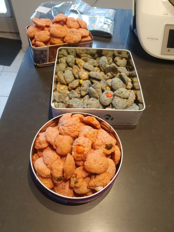 Boîtes avec les cookies