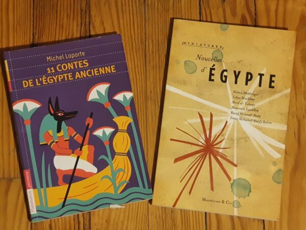 2 livres avec des textes littéraires