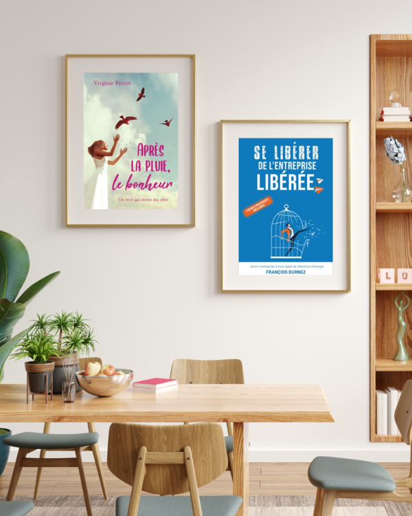Les couvertures des deux livres accompagnés accrochés - de manière symbolique - au mur dans un bureau qui pourrait être le mien... 