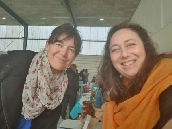Nathalie Bagadey avec Véronique au salon de Beauchastel