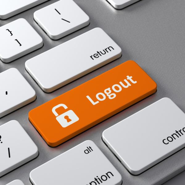 Image Canva Pro - Clavier d'ordinateur avec une touche "Logout" en orange à la place de la touche "entrée".