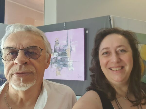 Privas - à gauche, le peintre, au milieu la toile et à droite Nathalie Bagadey : affaire conclue ! 