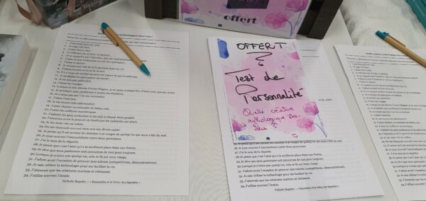 Mangalaxy - le test de personnalité créé par Nathalie Bagadey - affichette rose et test
