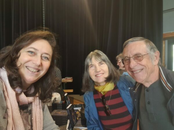 Nathalie Bagadey à côté de l'amie de Gérard et Gérard